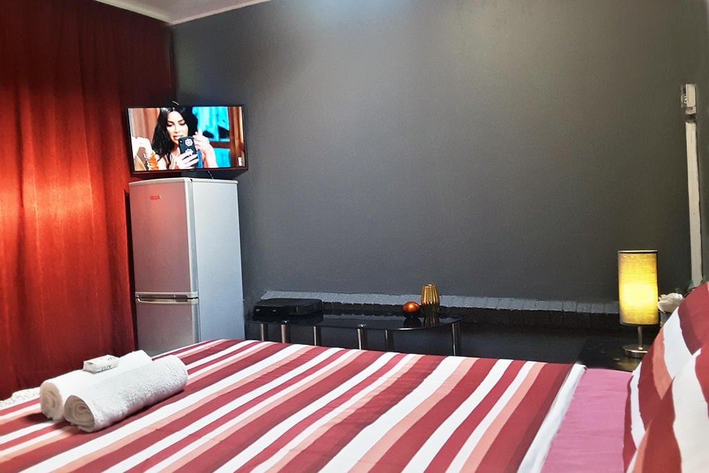 Smart Hatfield Room | Personal DSTV | Free WIFI