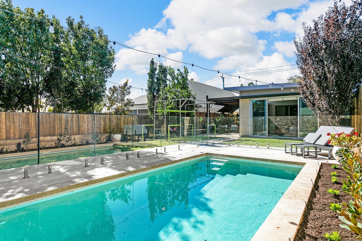 Mosman Park Perfection - Pool, Play Equipment