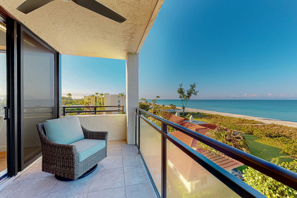 3BR Gulf-front condo with pool, balcony, & tennis