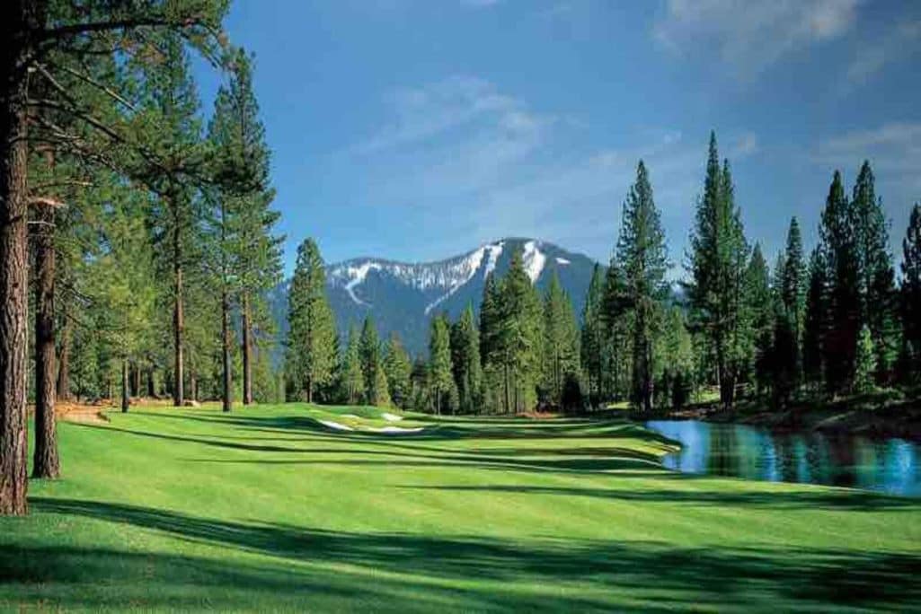 Valmont Vista, Private Golf Club Amenities!