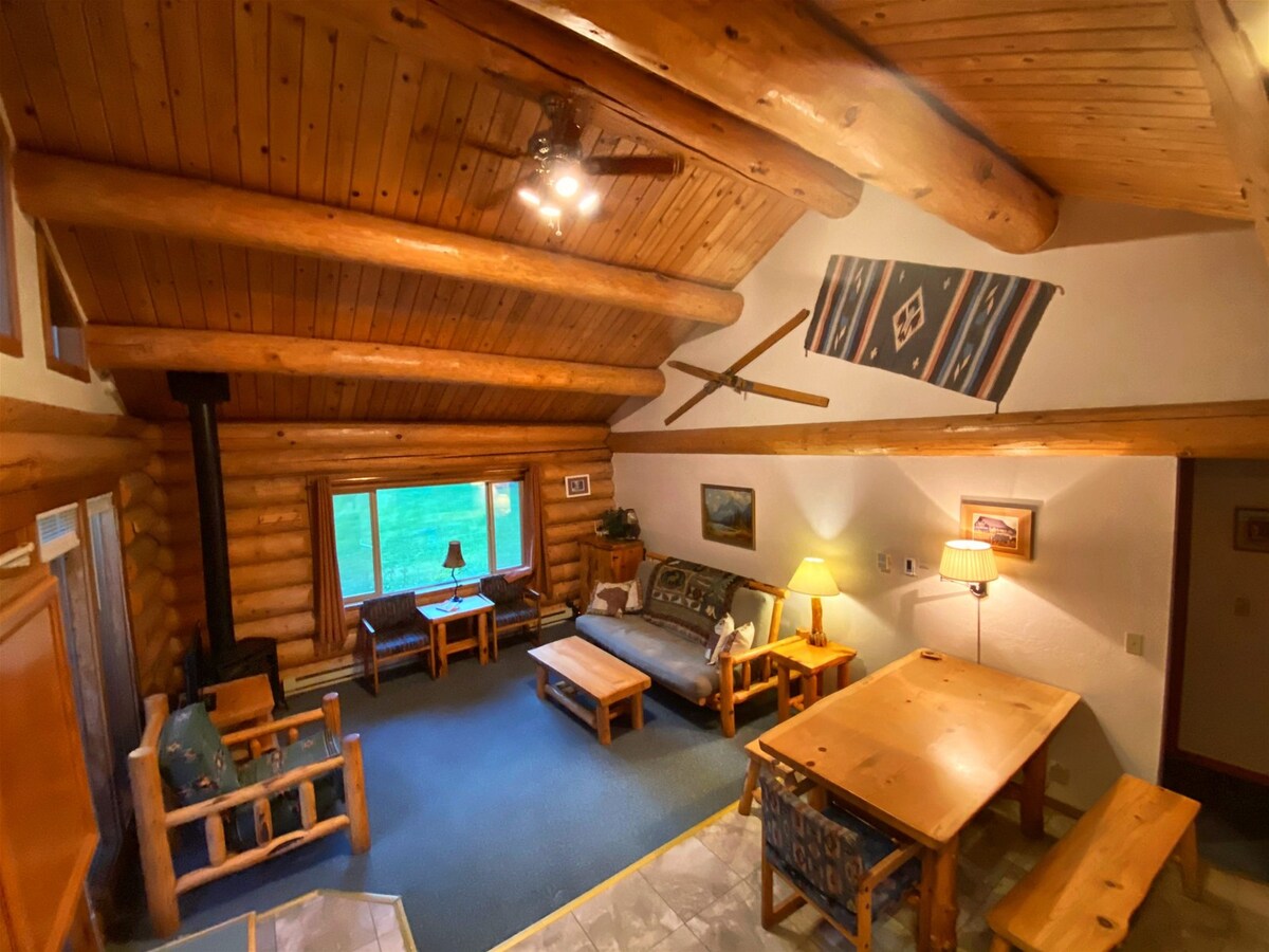 睡狼小木屋： 2卧室滑雪道和河流通道