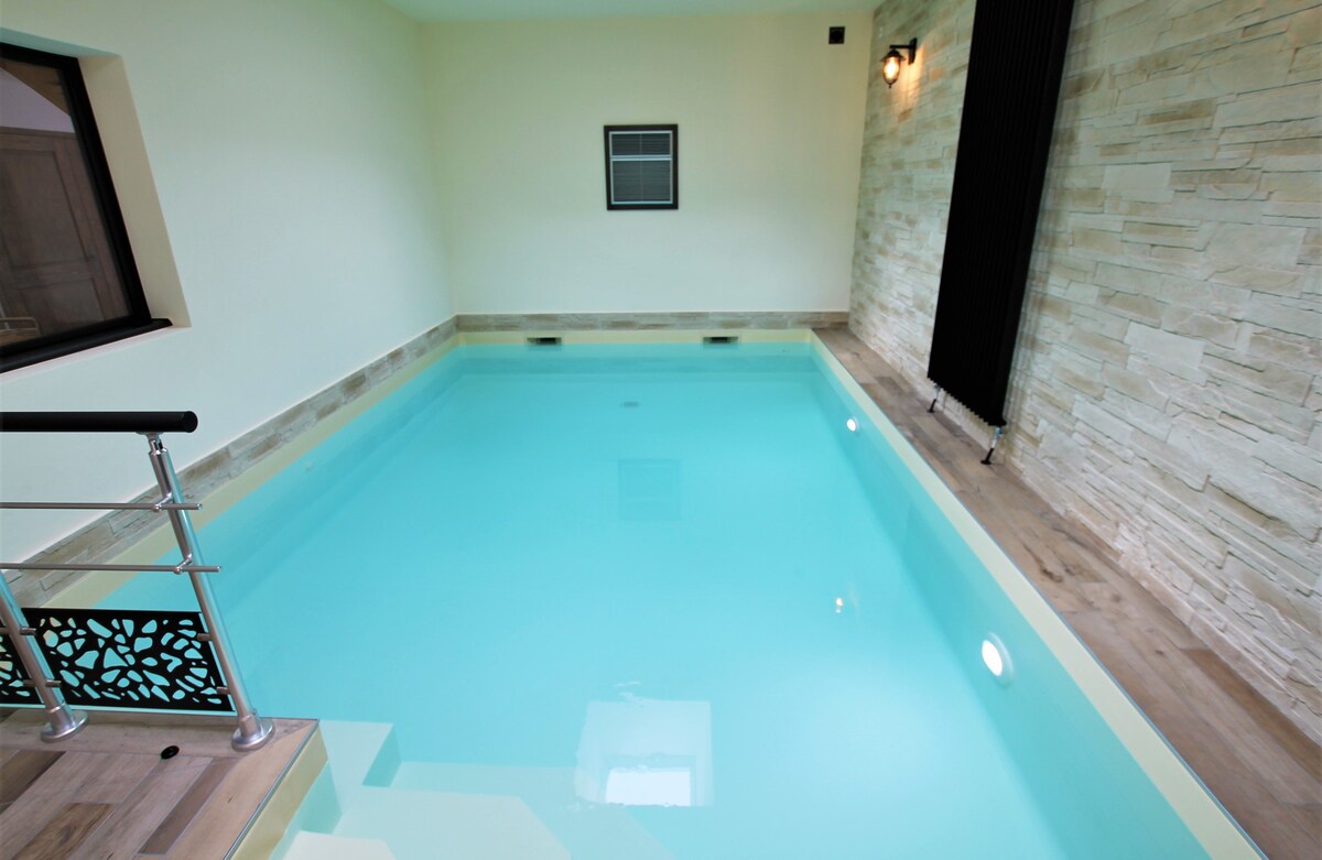 Villa Saulara great comfort and indoor pool just