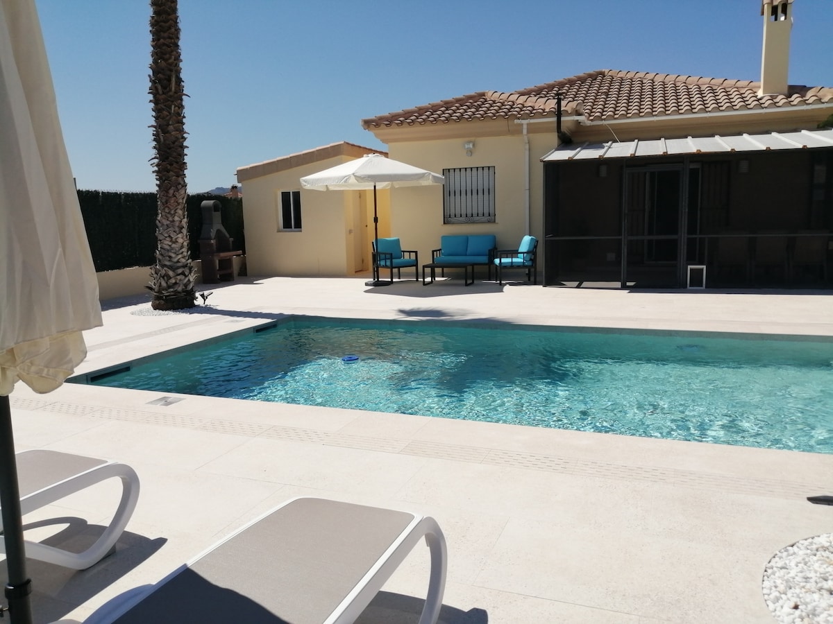 Villa Los Castos, Immaculate 2-Bed Villa, Arboleas