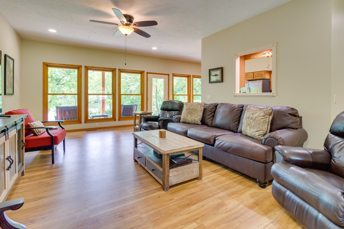 Waterfront Getaway w/ Patio on the White River!