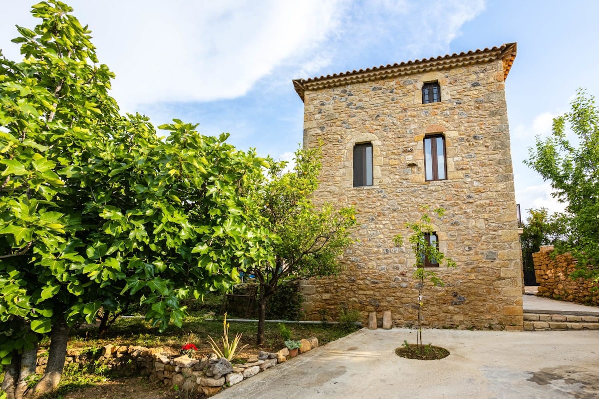 Mantineia Stone Villa-An Ethereal Getaway