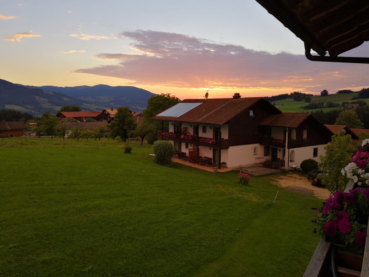 Ferienwohnung Staufen, 1SZ, Wohnküche, Balkon,45m²