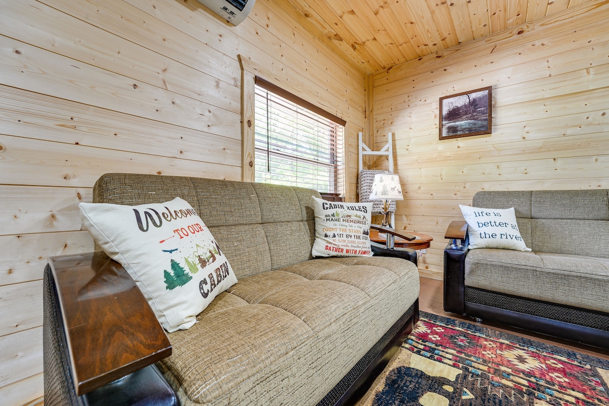 Charming Cabin Near Roaring River State Park!