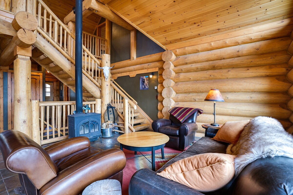 Dog-Friendly Cabin on Private 45-Acre Ranch!