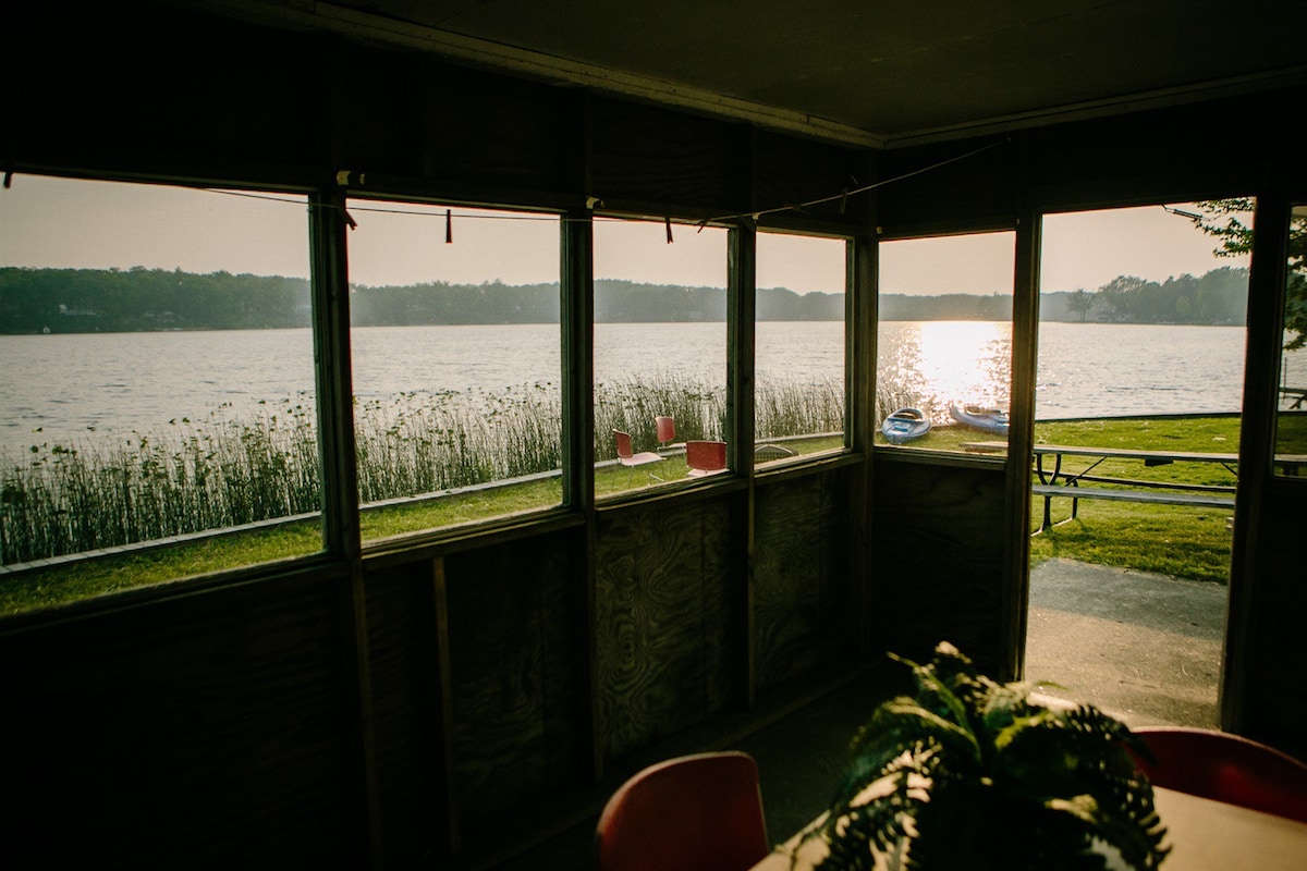 Cottage on Lakefront