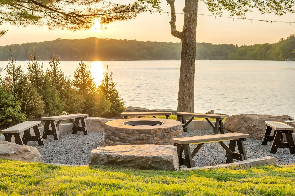 "Lake Front Livin" Private Beach, Dock, Firepit