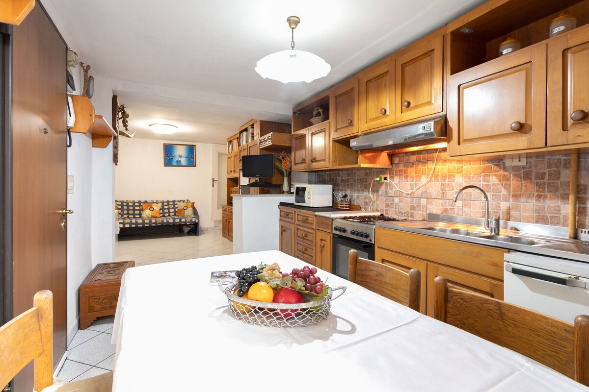 Frullo - Cozy And Authentic Two Bedrooms Apartment