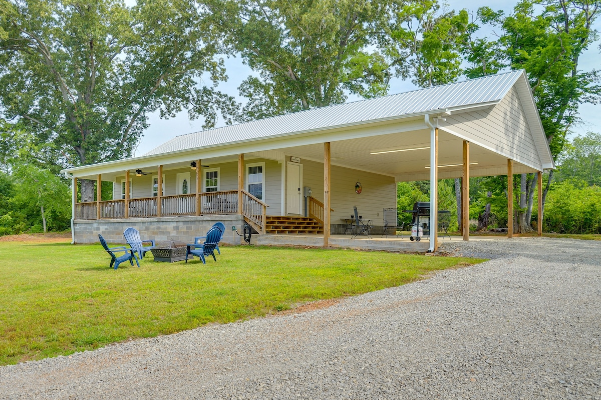 Lake Guntersville Vacation Rental w/ Fire Pit