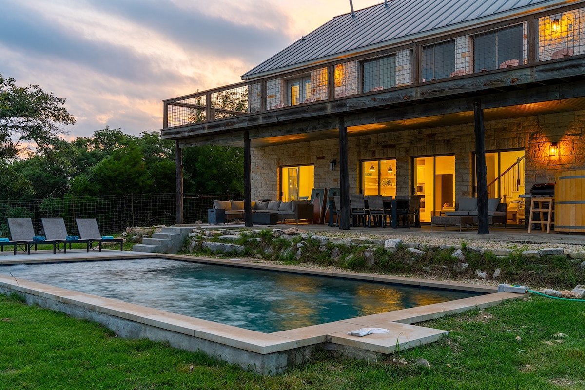 The Point-Hill Country Views-Pool+Hot Tub