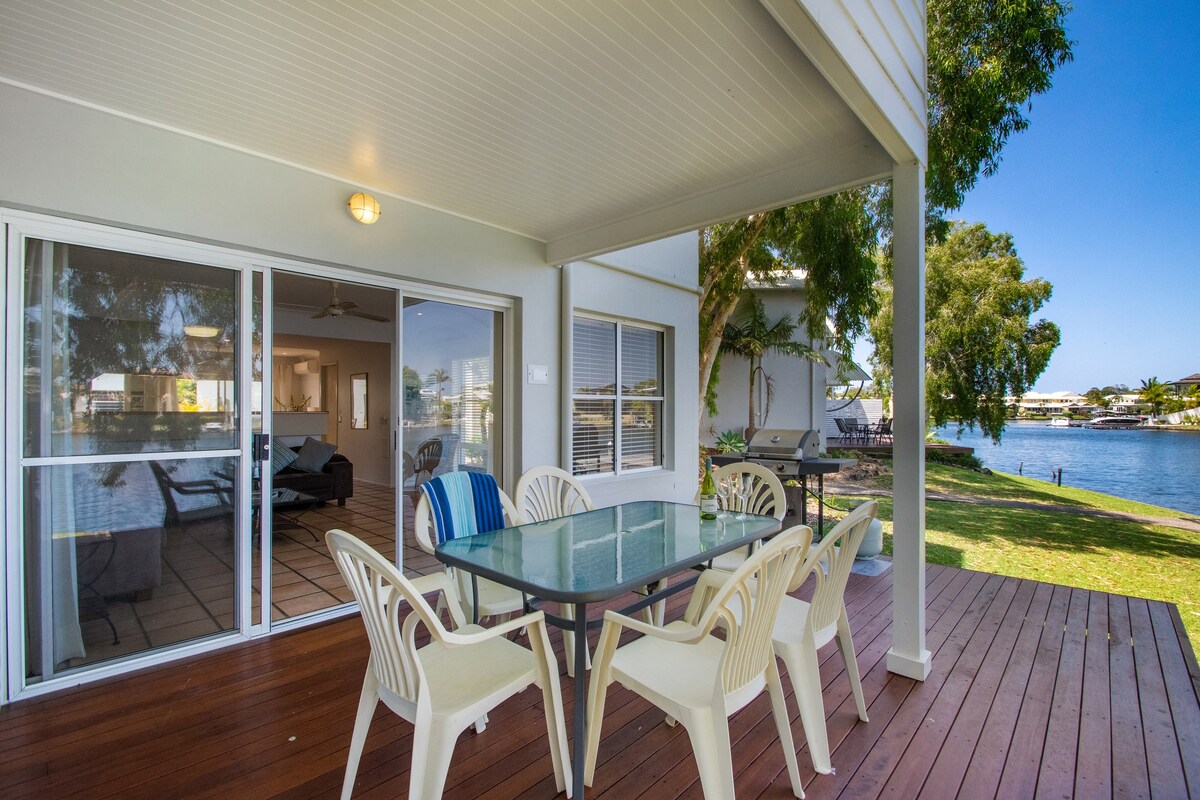 Noosa Entrance 3 Bedroom Waterfront T/house - 18