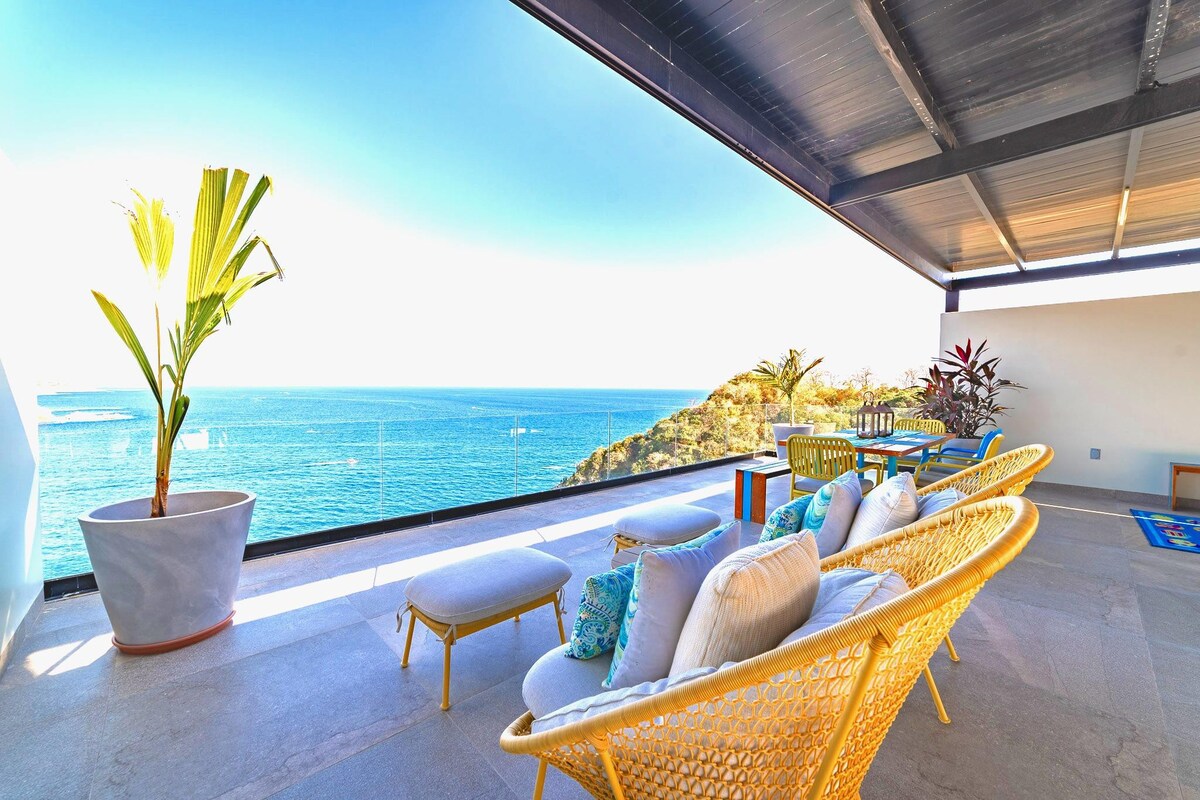 Oceanfront Penthouse with Private Rooftop Terrace