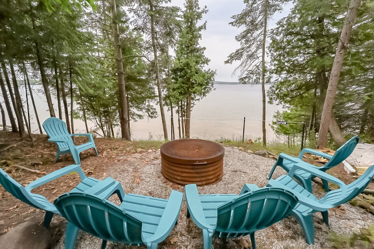 Anchor Lodge on Mullett Lake: Booking summer now!