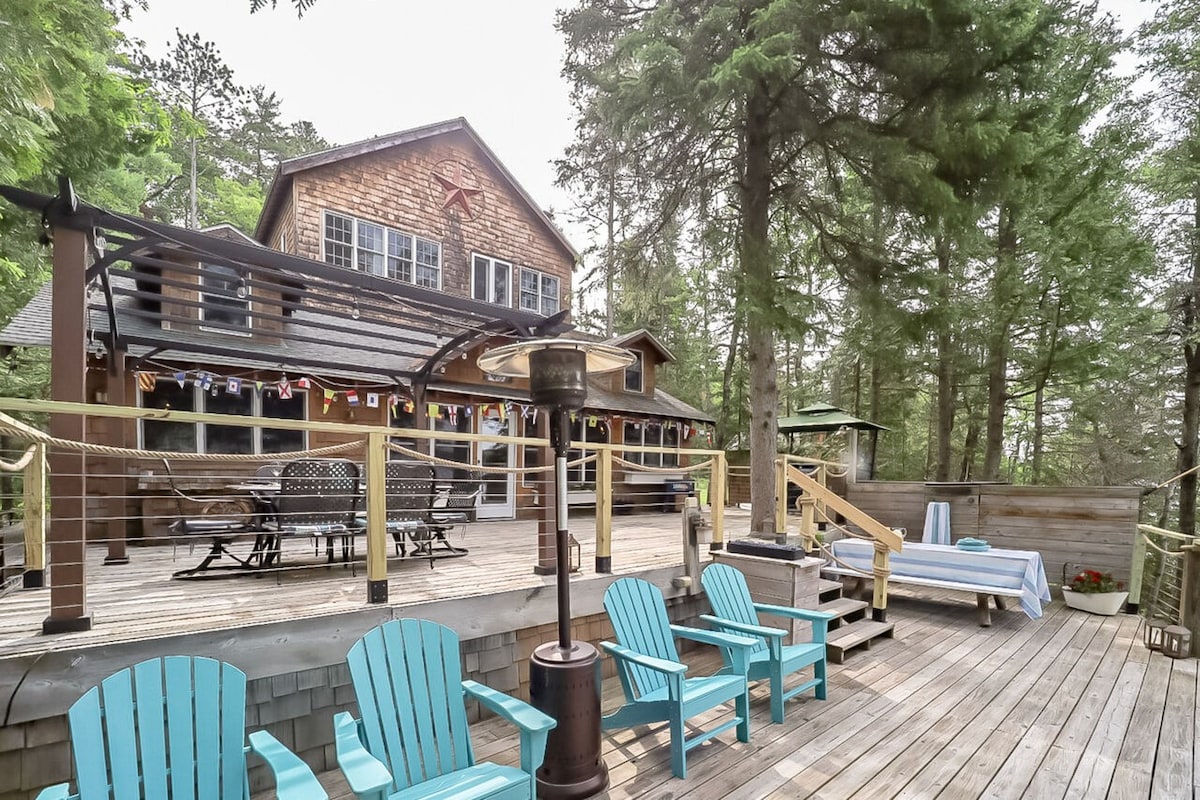 Anchor Lodge on Mullett Lake: Booking summer now!