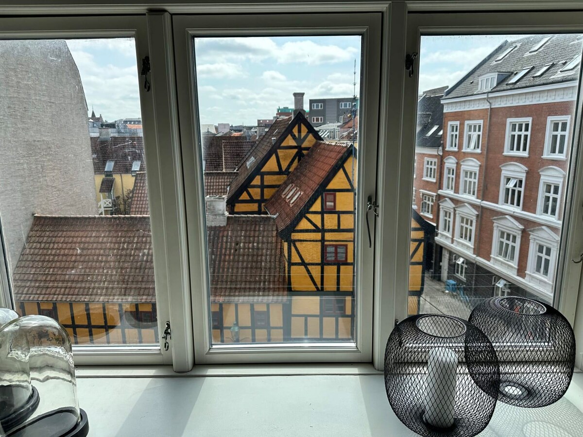 Boutique flat in the heart of Aalborg - parking