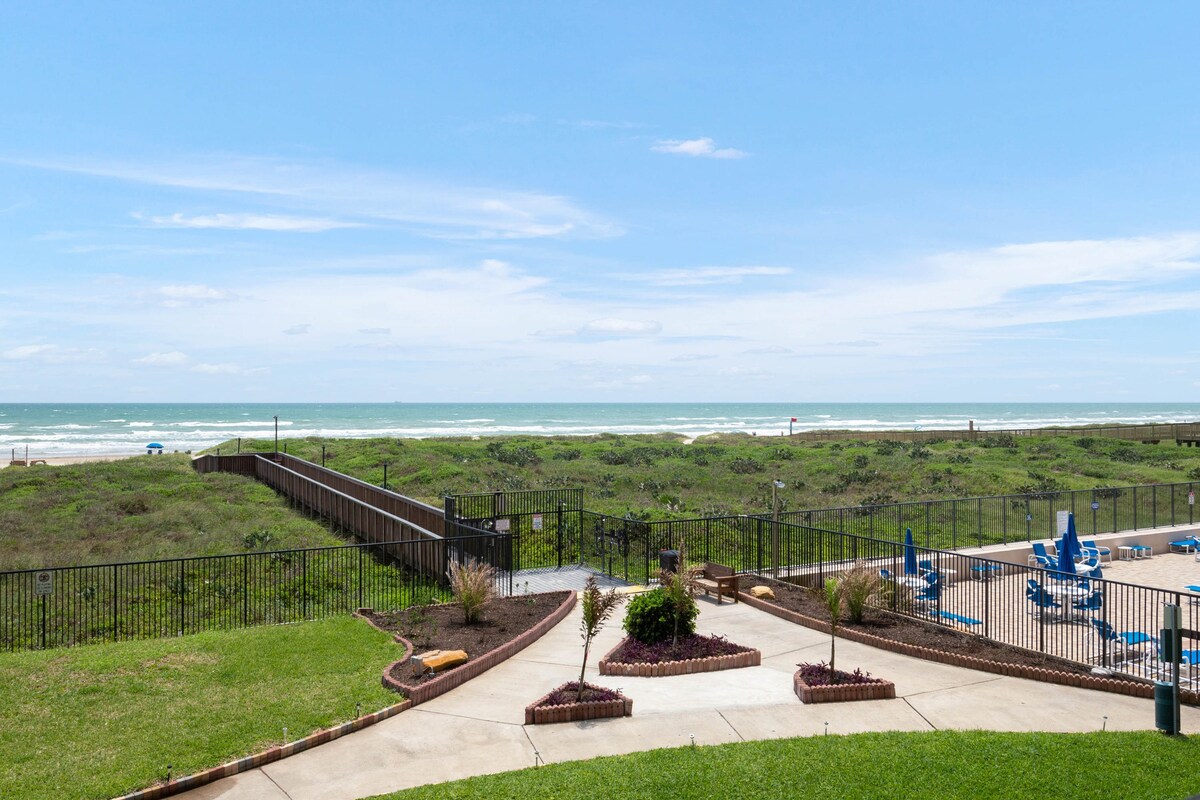 Amazing Beachfront 2BR - Suntide III, Unit 207