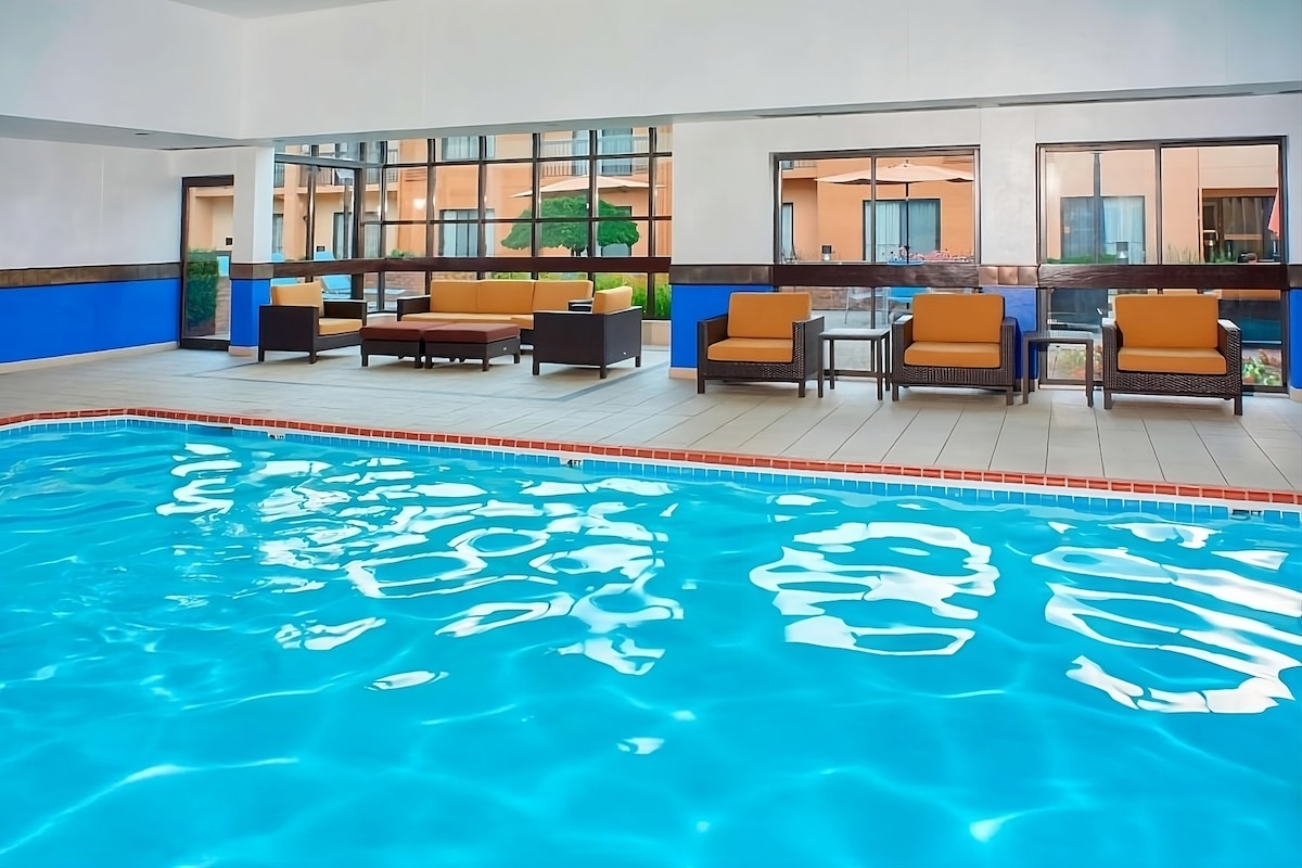 Comfort & Convenience! Pet-friendly, Indoor Pool!