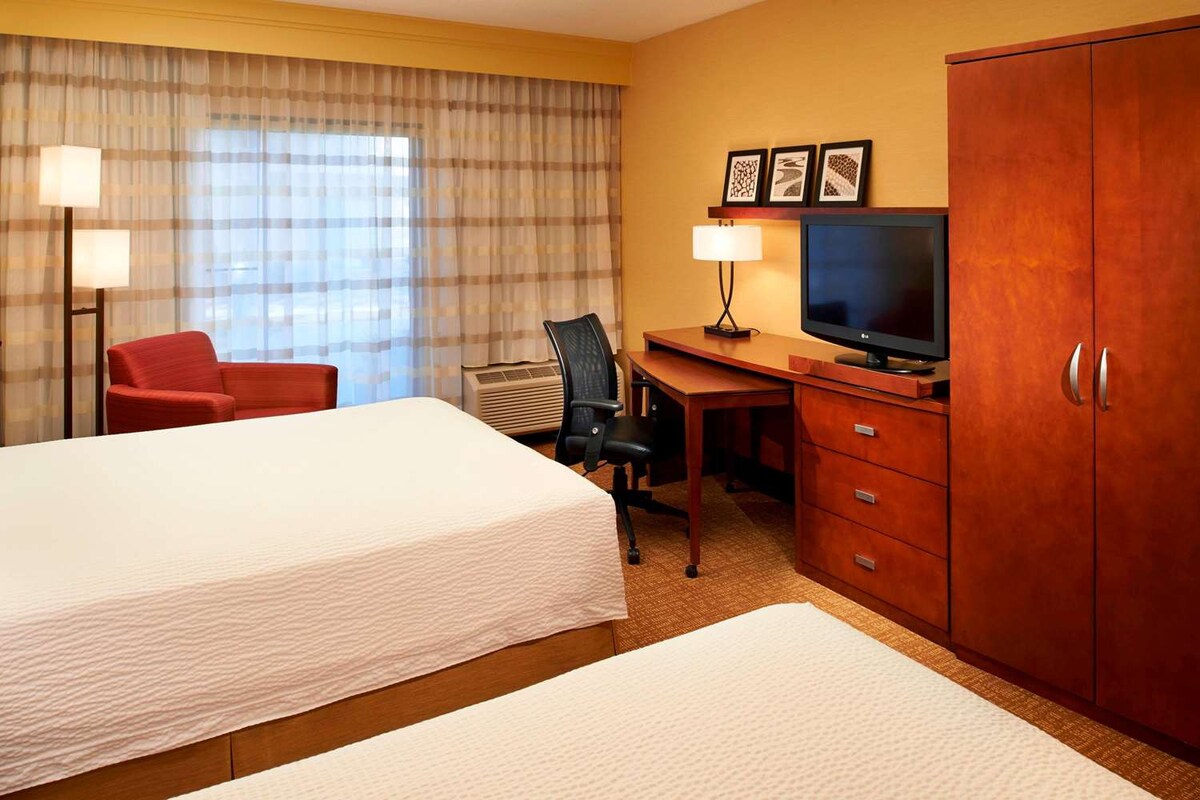 Best Value,Quality Stay! Pets Allowed, Indoor Pool