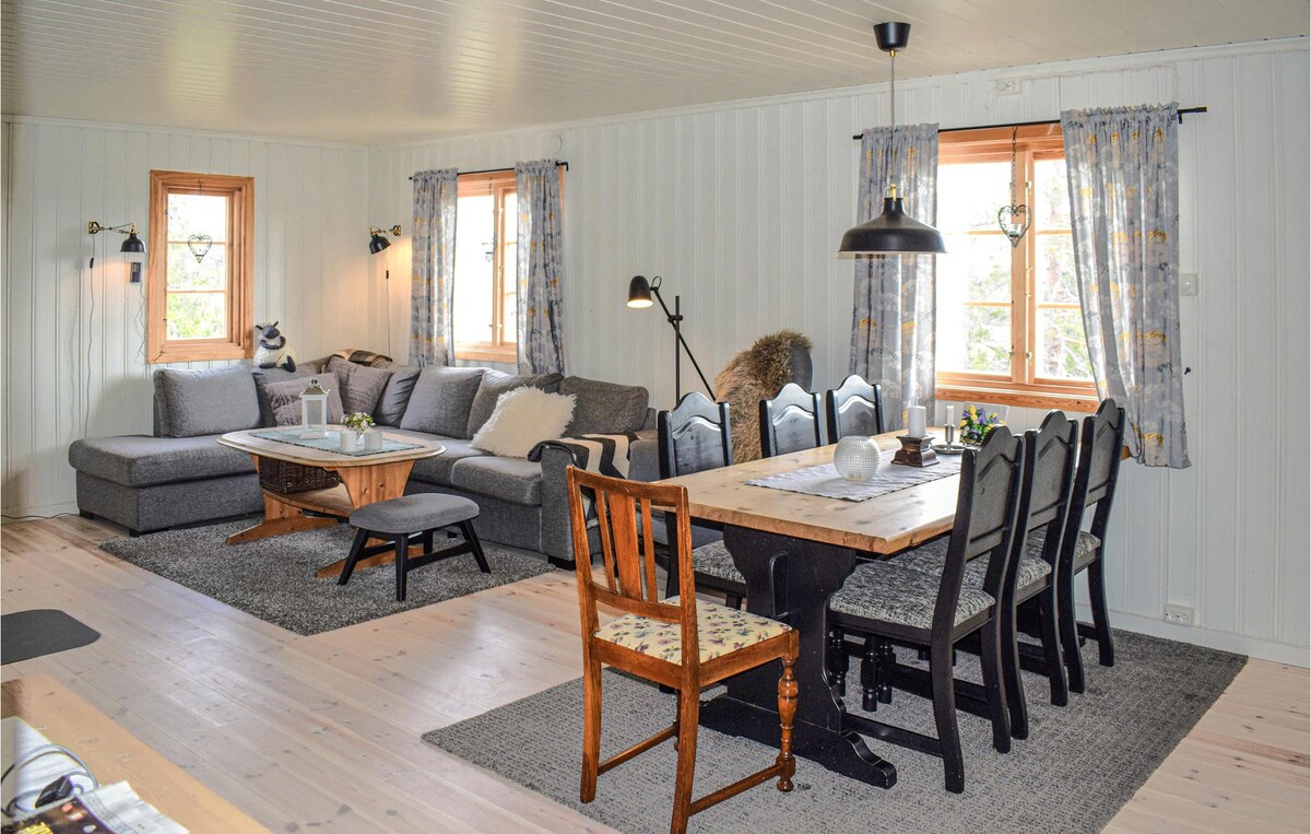 Lovely home in Kongsberg with kitchen