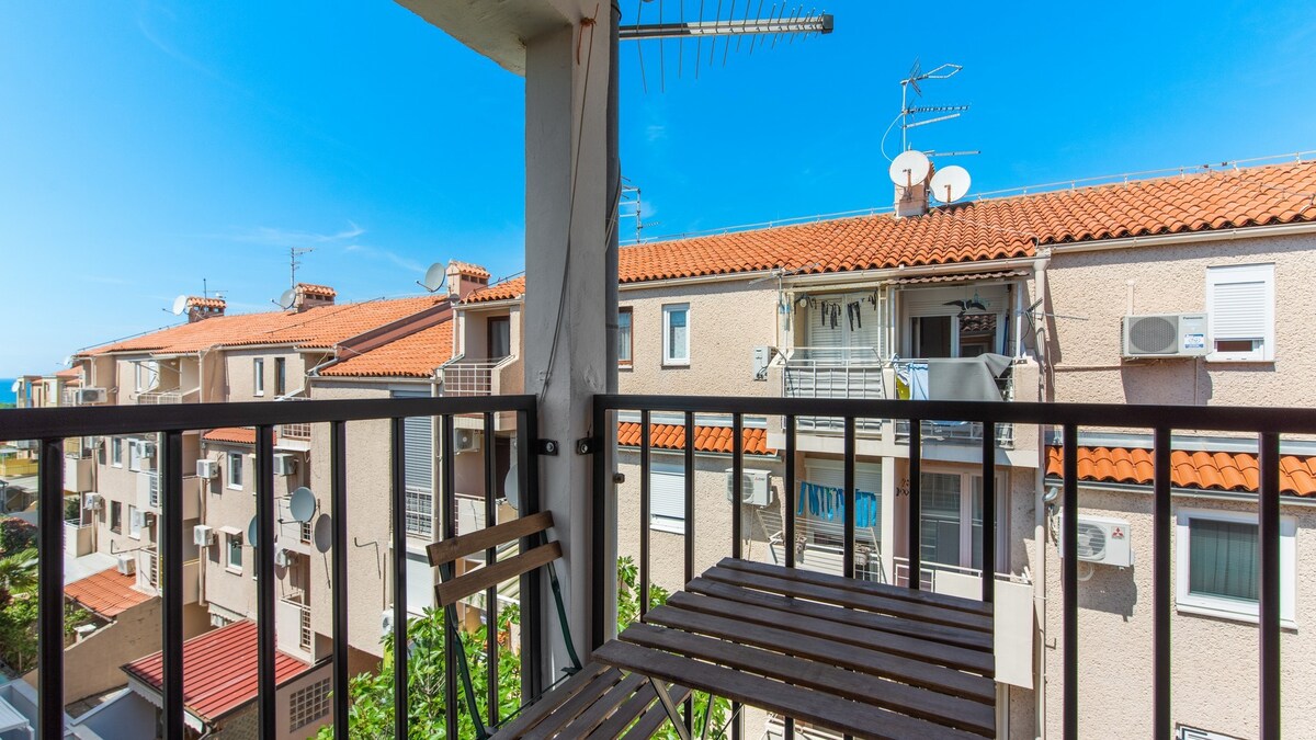 Apartment Anja with Balcony