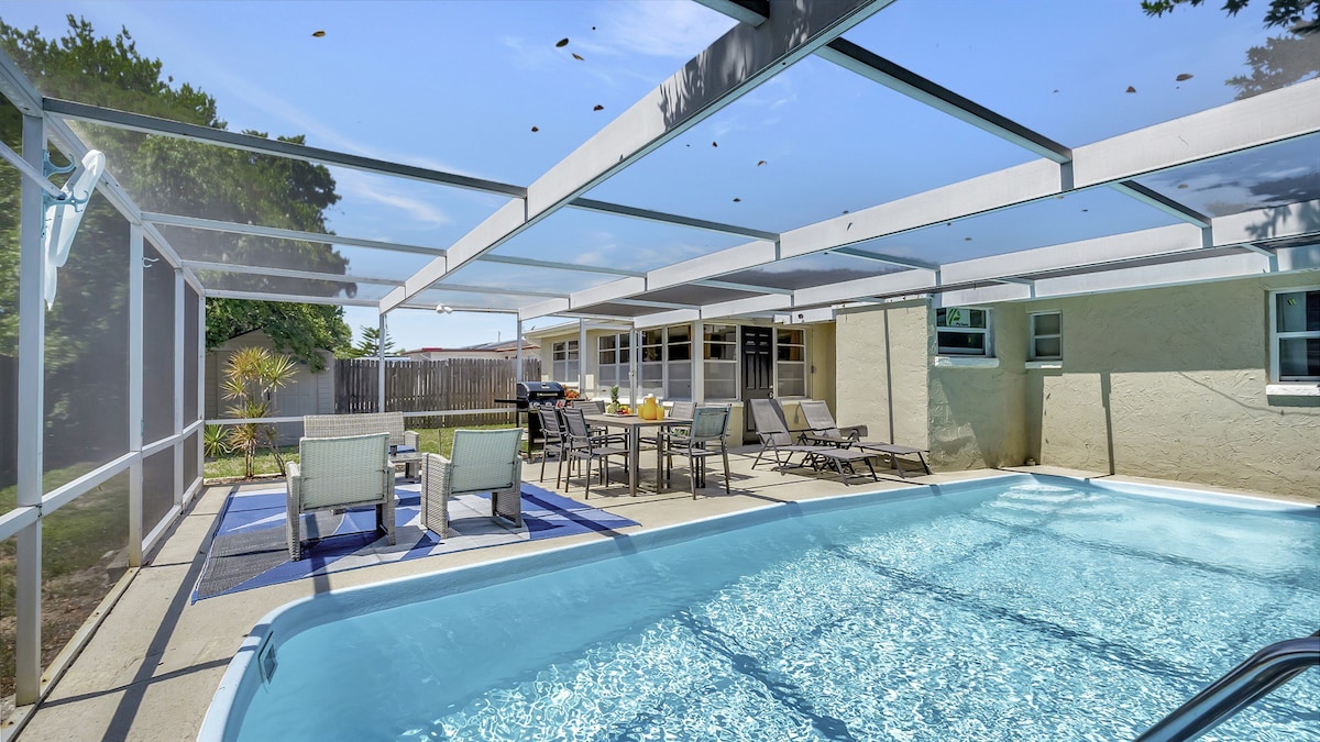 Pool! | BBQ ! Sleeps 8PPL | TV's | King Bed