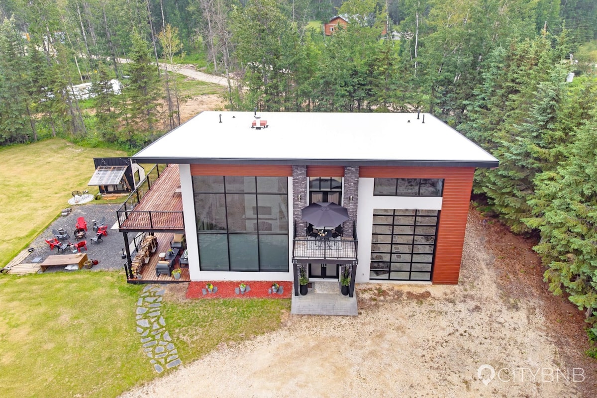 Wabamun Modern Retreat Oasis. Sleeps 6. Hot Tub.