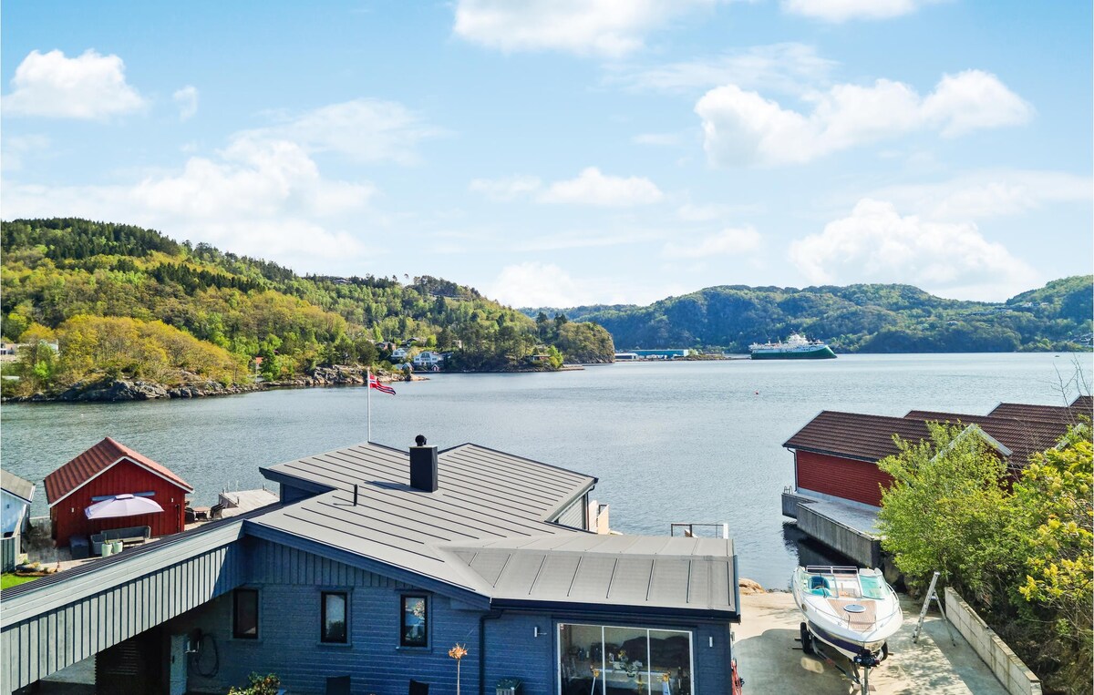 Amazing home in Lyngdal with WiFi and 3 Bedrooms