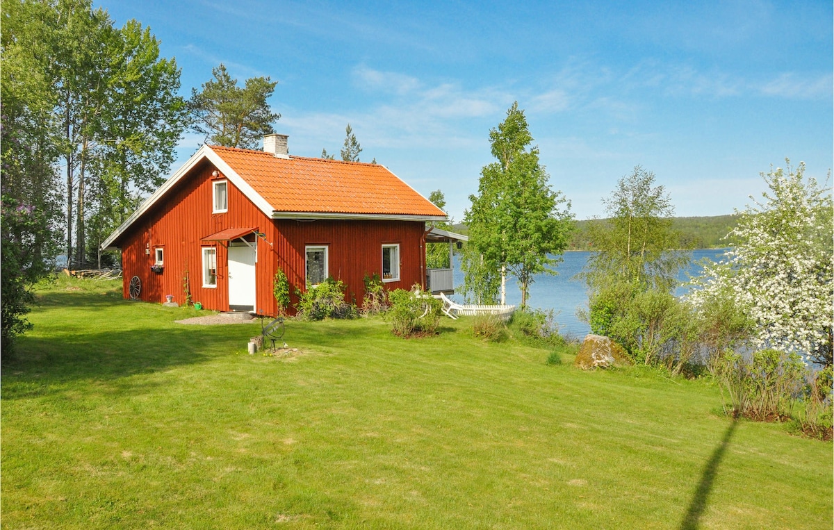位于Åmotfors的迷人房源，设有3间卧室