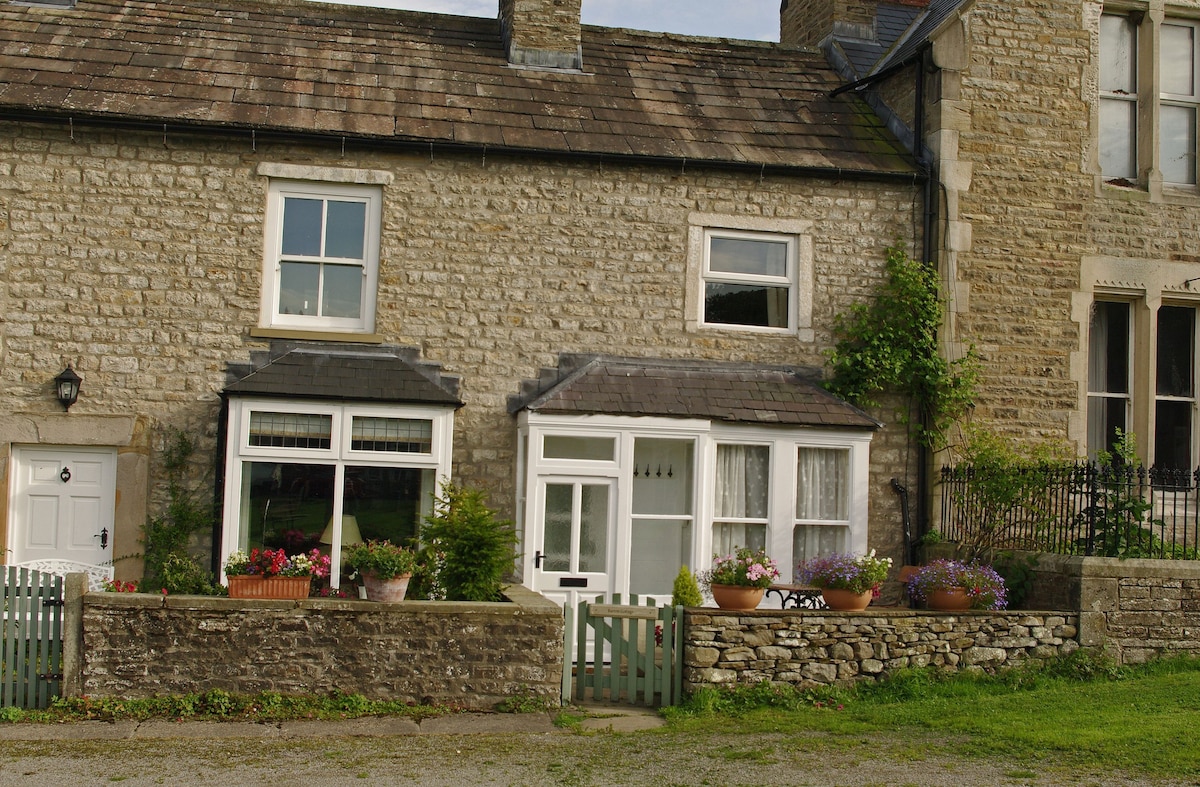 Country Hideaways | Barton Cottage | West Burton