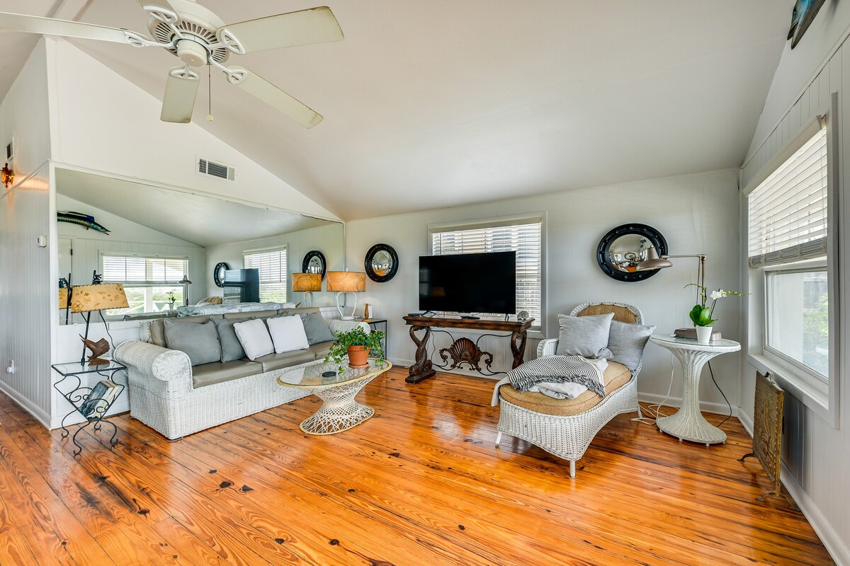 Oceanfront Amelia Island Cottage: Deck & Boardwalk