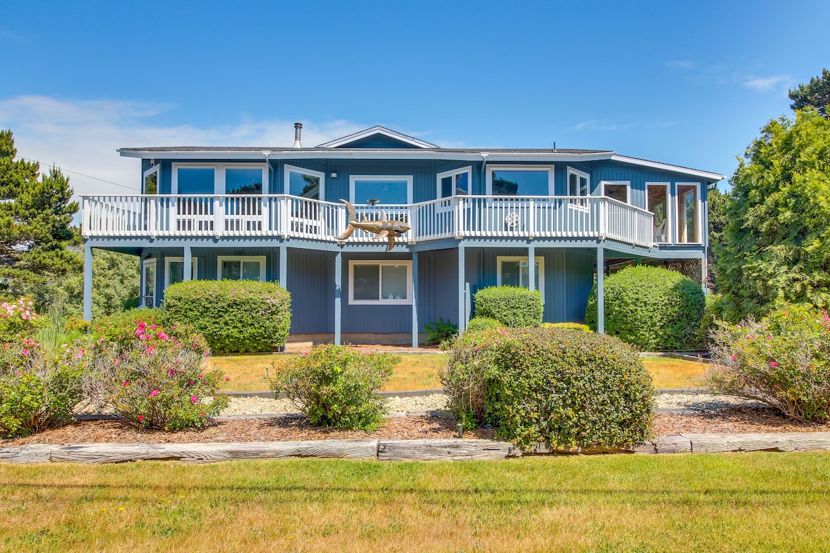 Coastal Bandon Vacation Rental: Walk to Beach!