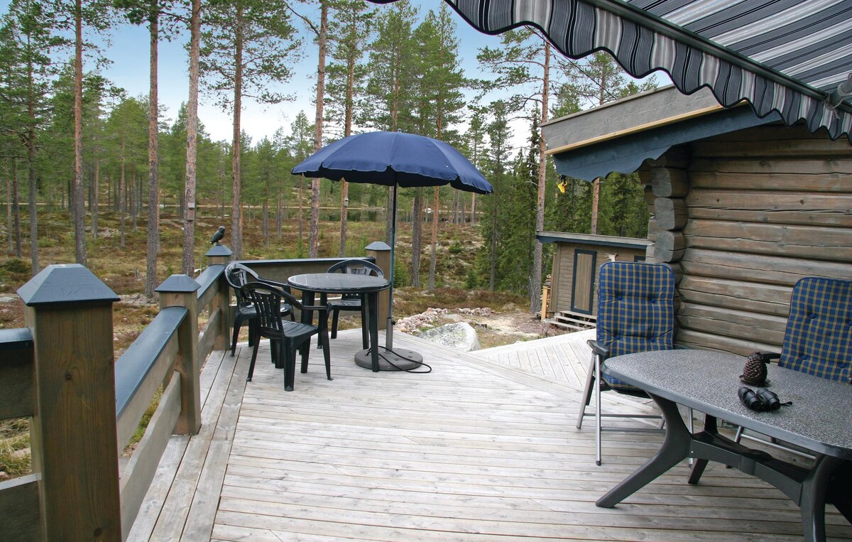 Awesome home in Ljørdalen with kitchen