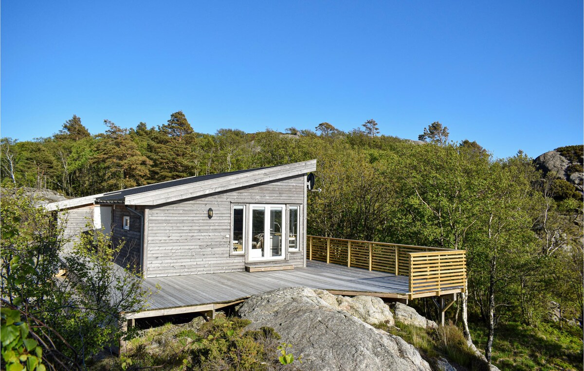 Stunning home in Lindesnes with 3 Bedrooms
