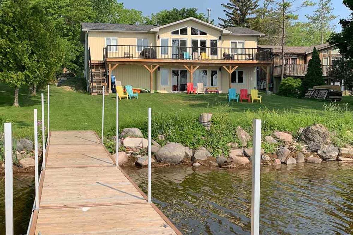 Waterfront 5Br Cottage w/ AC, Game Room, Wi-Fi