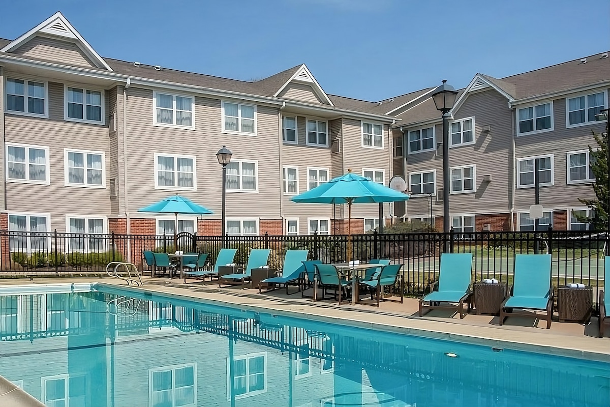 Comfort and Convenience! Pet-Friendly, w/ Pool