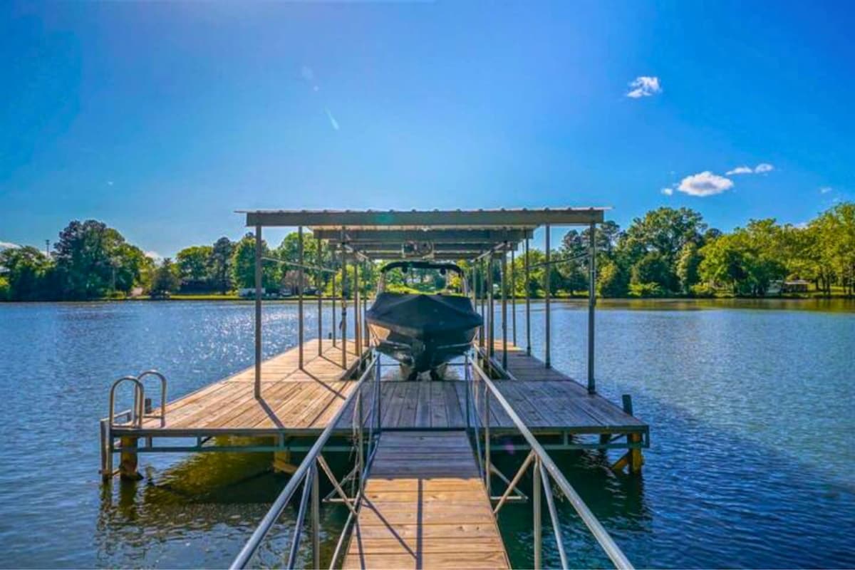 Lakeside Lux | Outdoor Kitchen | Dock | Hot Tub