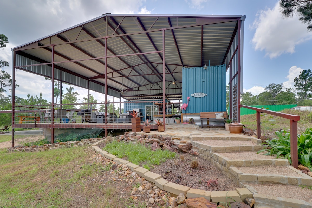 Pet-Friendly Bastrop Container Home Near Hiking!