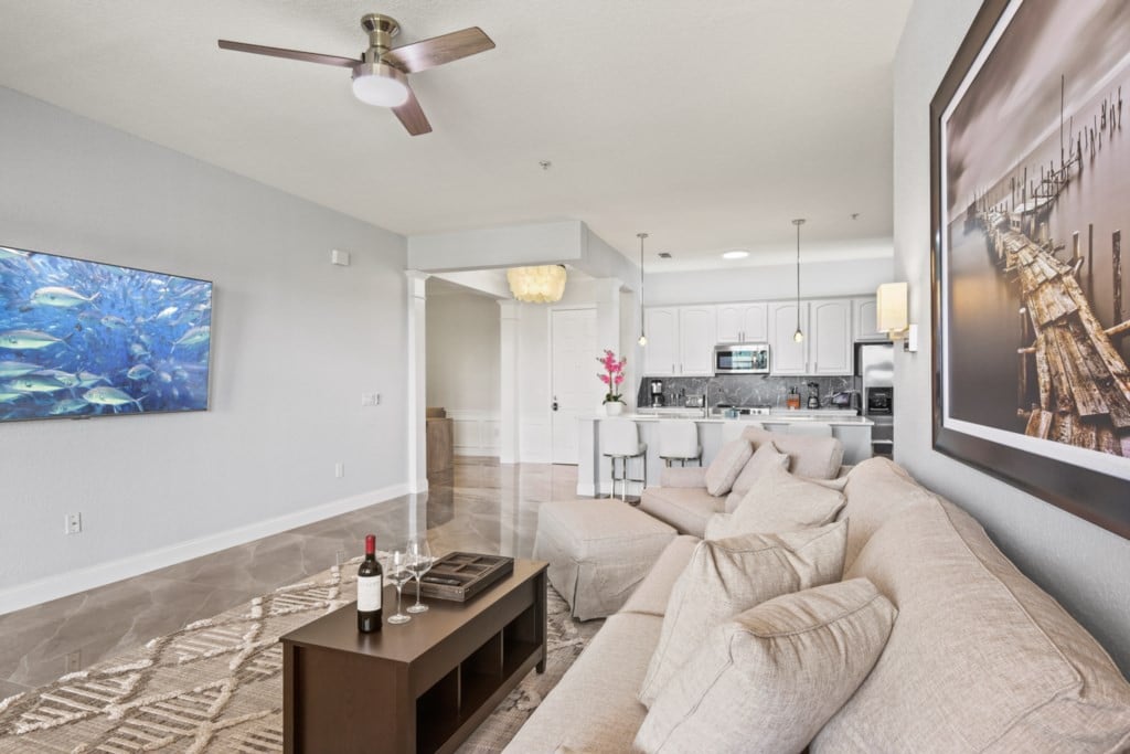 Luxury Lakeview Penthouse, Vista Cay Orlando 1025