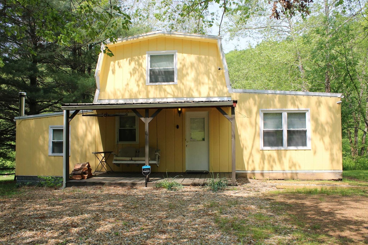 Lazy Lane Cabins- East Fork Acres