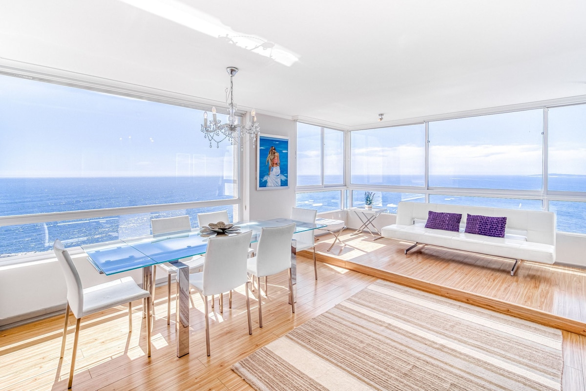 Apartment with panoramic ocean views in Concón