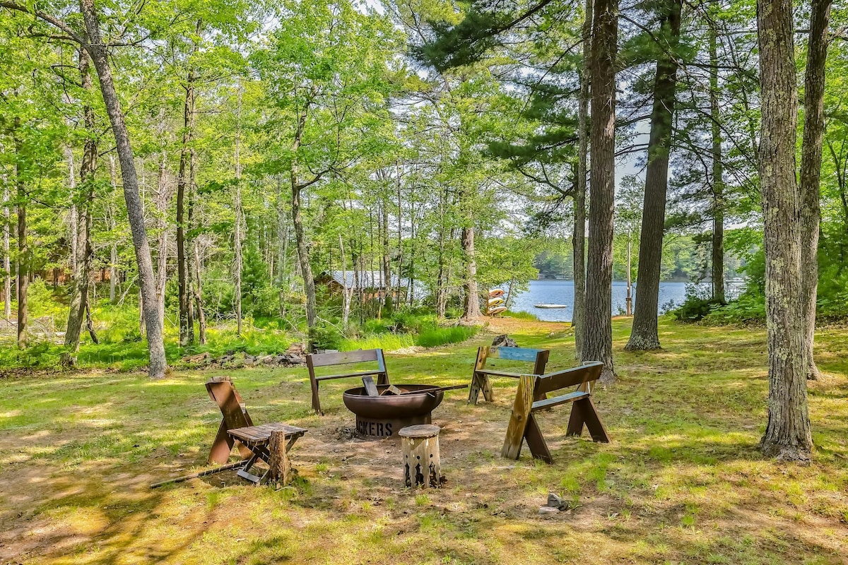 6BR lakefront home with dock, kayaks, and firepit