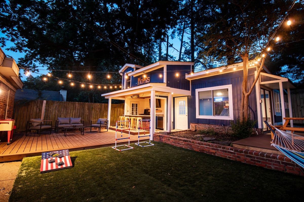 Hot Tub! Game Room, Retro Arcade, Park Playground