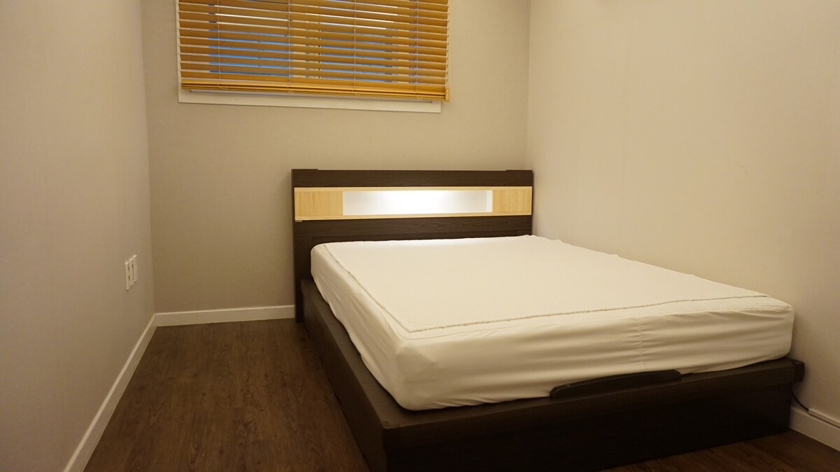 A101房间室内装潢时尚，位于大川海滩（ 1张床+ 1张床+ 1间客厅+ 2个卫生间2 ）