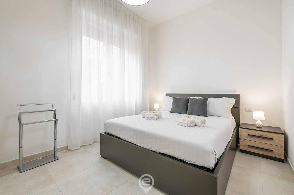 Tigellius Apartment - Central Chic