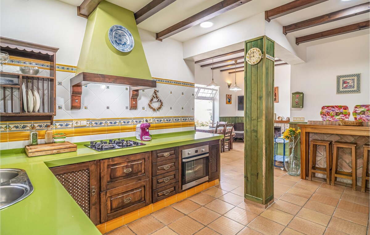 Gorgeous home in Arcos de la Frontera with WiFi