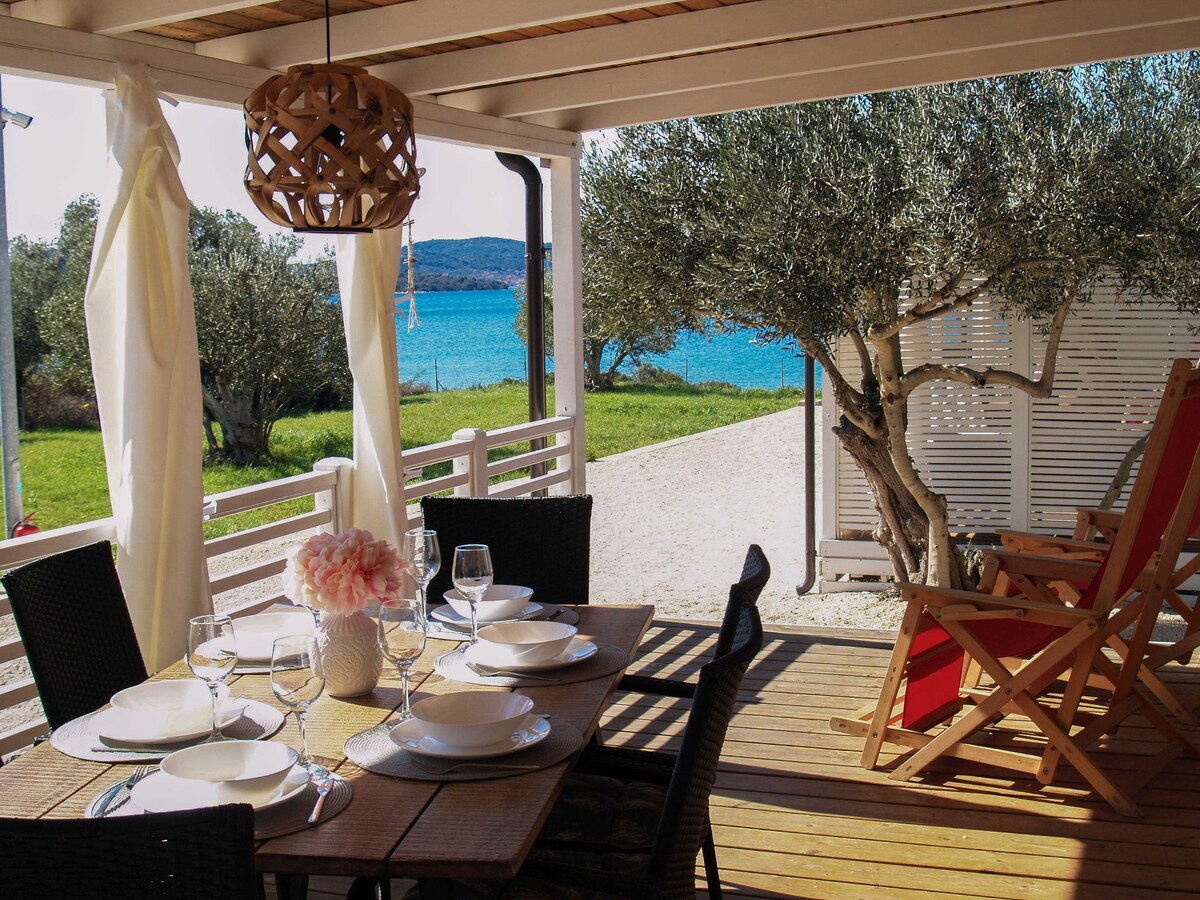 Olive Tree Nea - Two Bedroom Mobile Home, Terrace