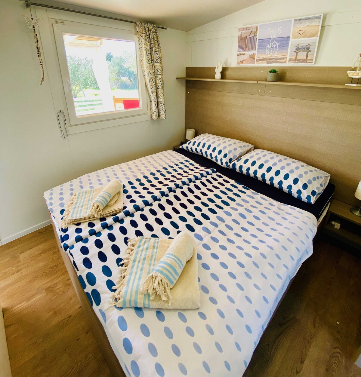 Olive Tree Nea - Two Bedroom Mobile Home, Terrace